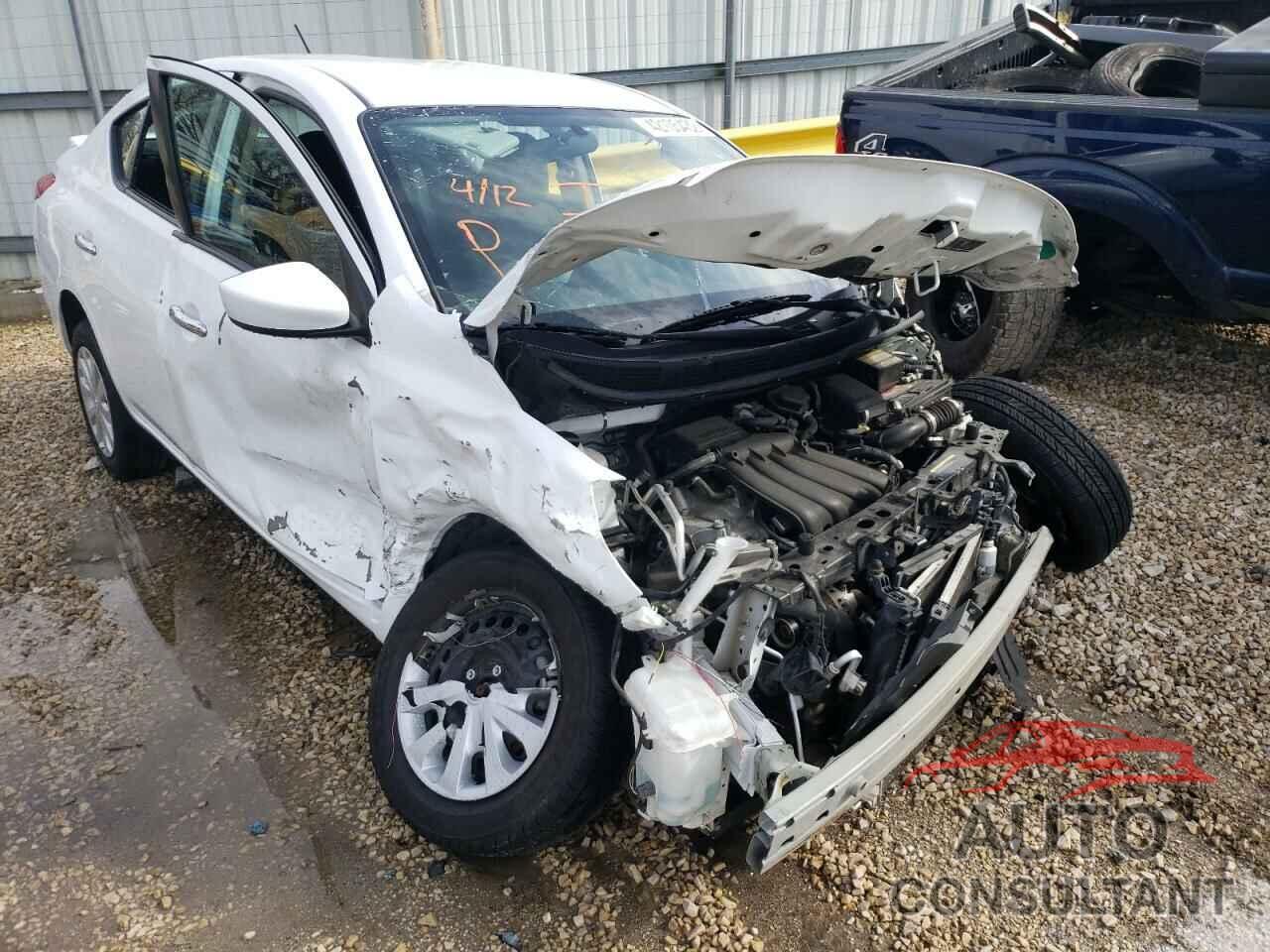 NISSAN VERSA 2019 - 3N1CN7AP1KL832667