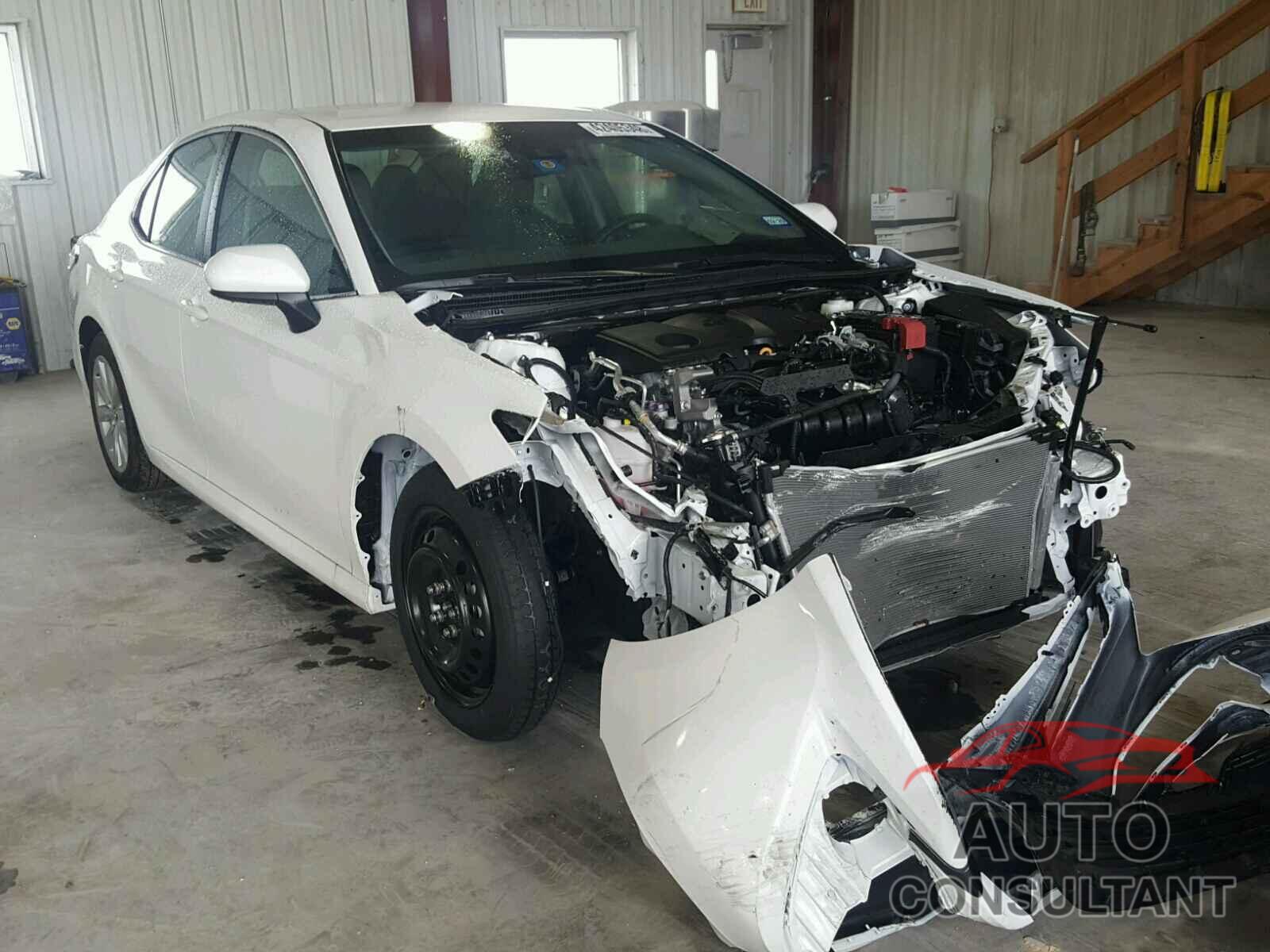TOYOTA CAMRY 2018 - 4T1B11HK4JU078708
