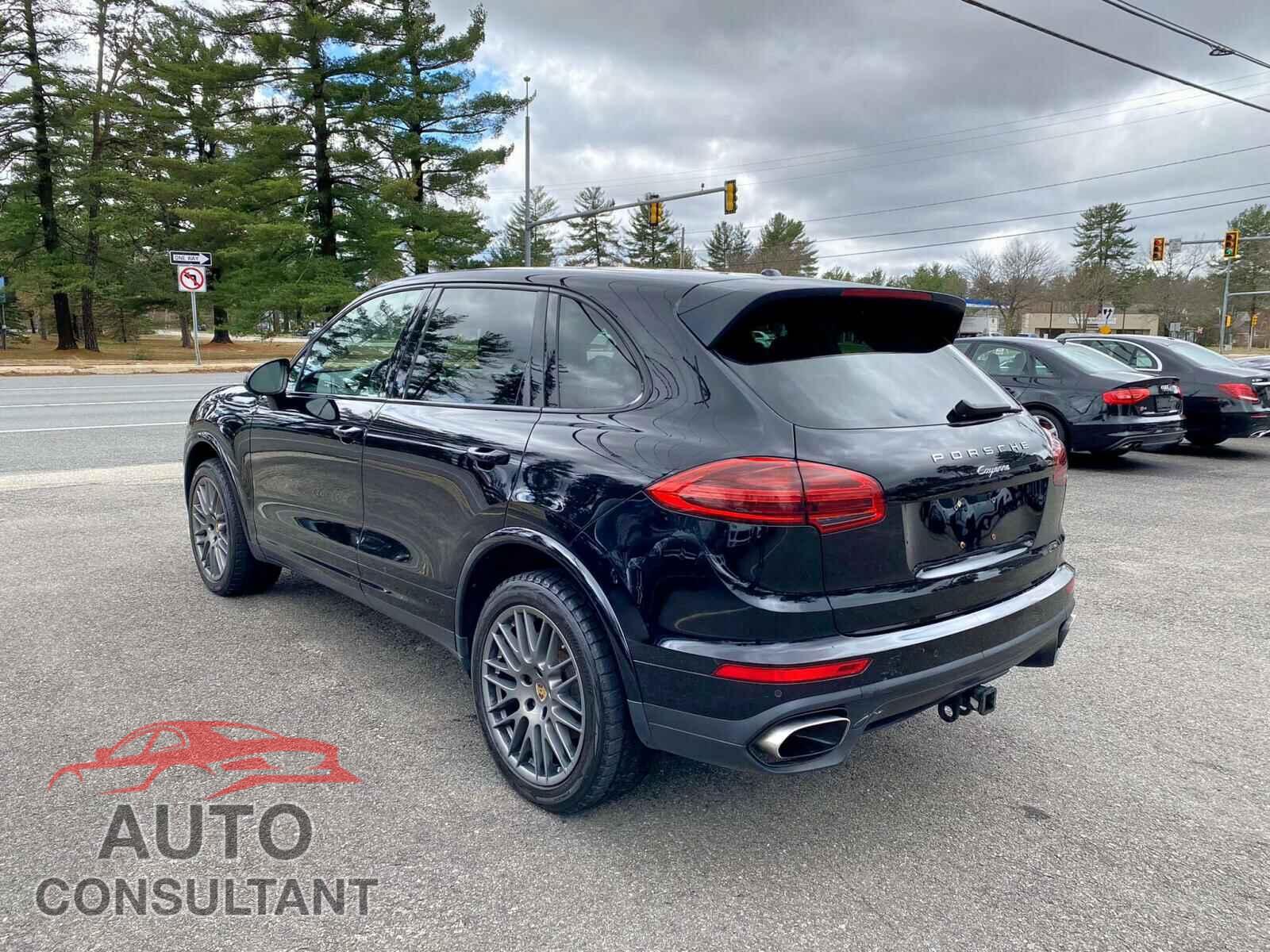 PORSCHE CAYENNE 2017 - WP1AA2A20HKA80377