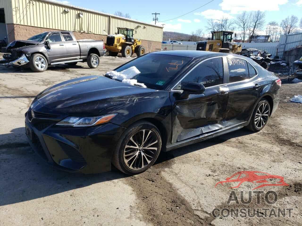 TOYOTA CAMRY 2018 - 4T1B11HK5JU637361