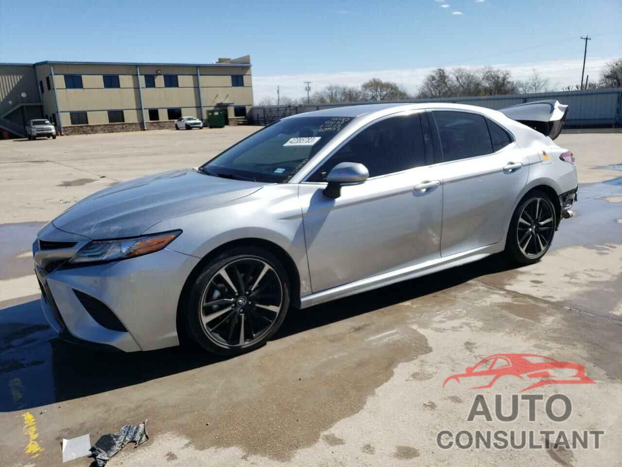 TOYOTA CAMRY 2018 - 4T1B61HK9JU525440
