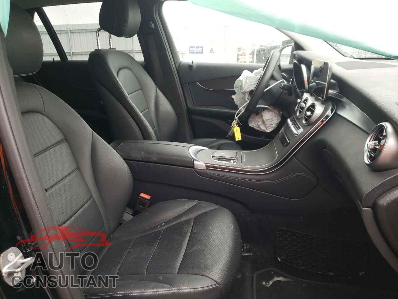 MERCEDES-BENZ GLC-CLASS 2020 - WDC0G8EB8LF743473