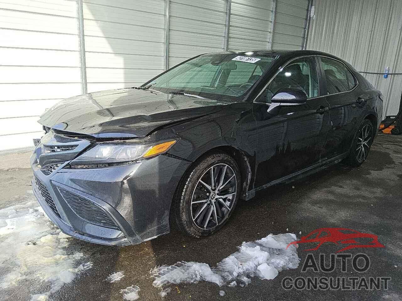 TOYOTA CAMRY 2021 - 4T1G11AK5MU438671
