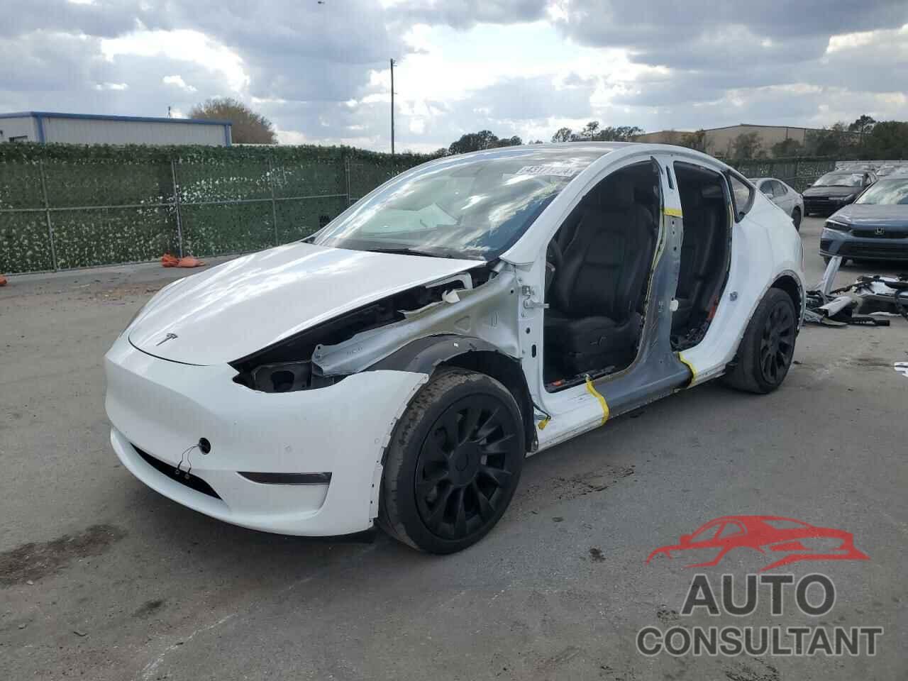 TESLA MODEL Y 2021 - 5YJYGAEE6MF136763