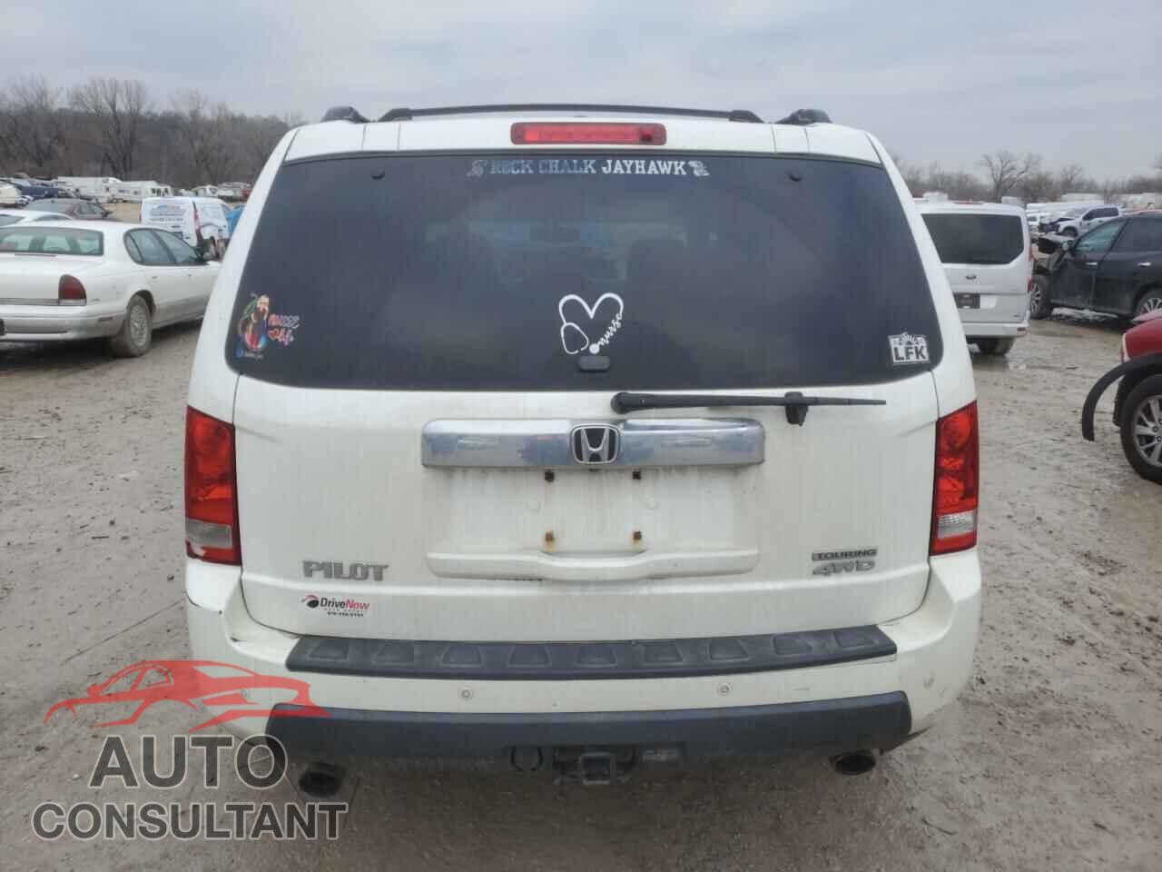 HONDA PILOT 2011 - 5FNYF4H98BB101934