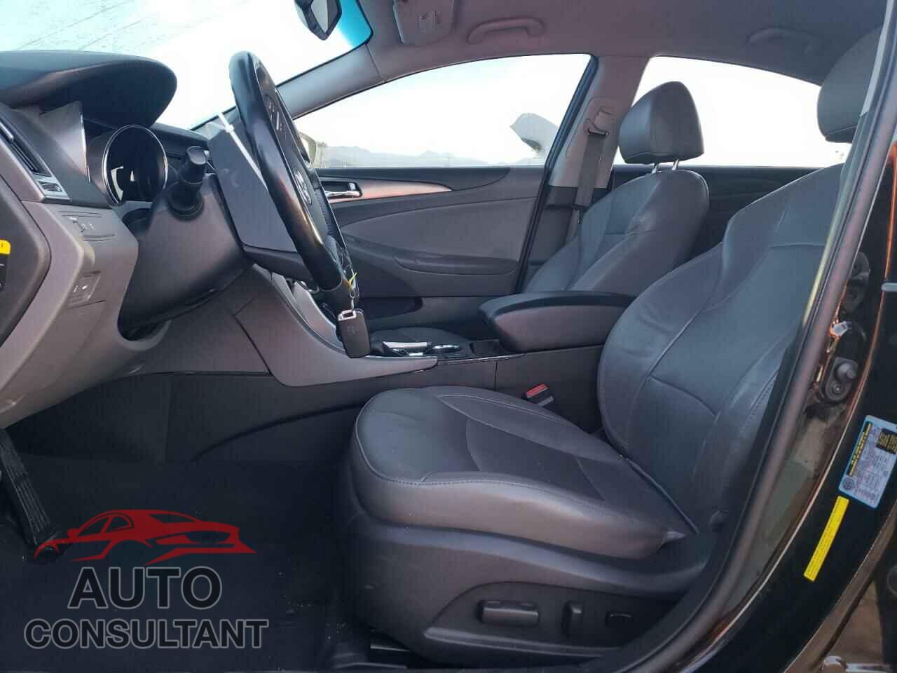 HYUNDAI SONATA 2012 - KMHEC4A41CA029636
