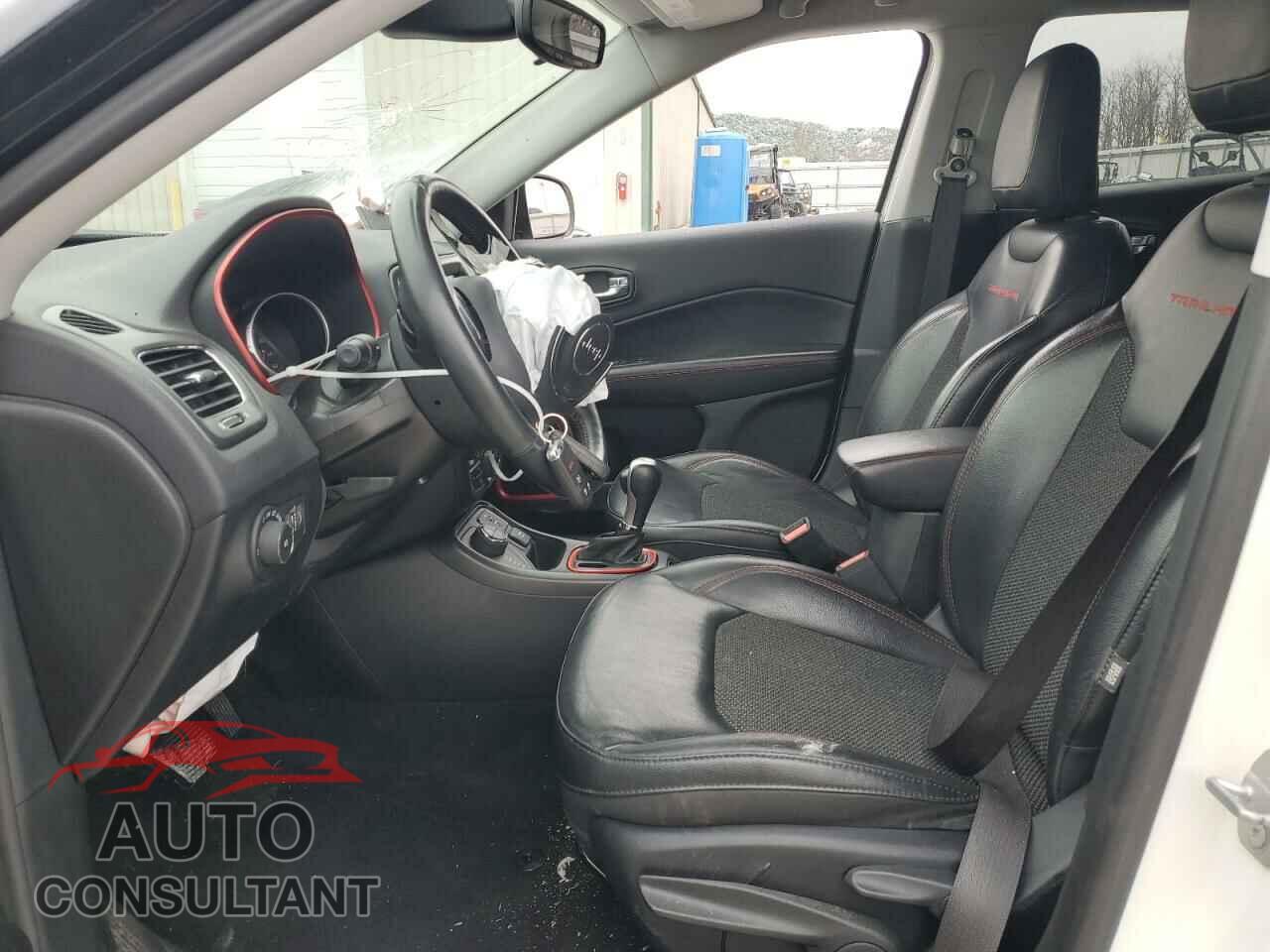 JEEP COMPASS 2018 - 3C4NJDDB3JT419356