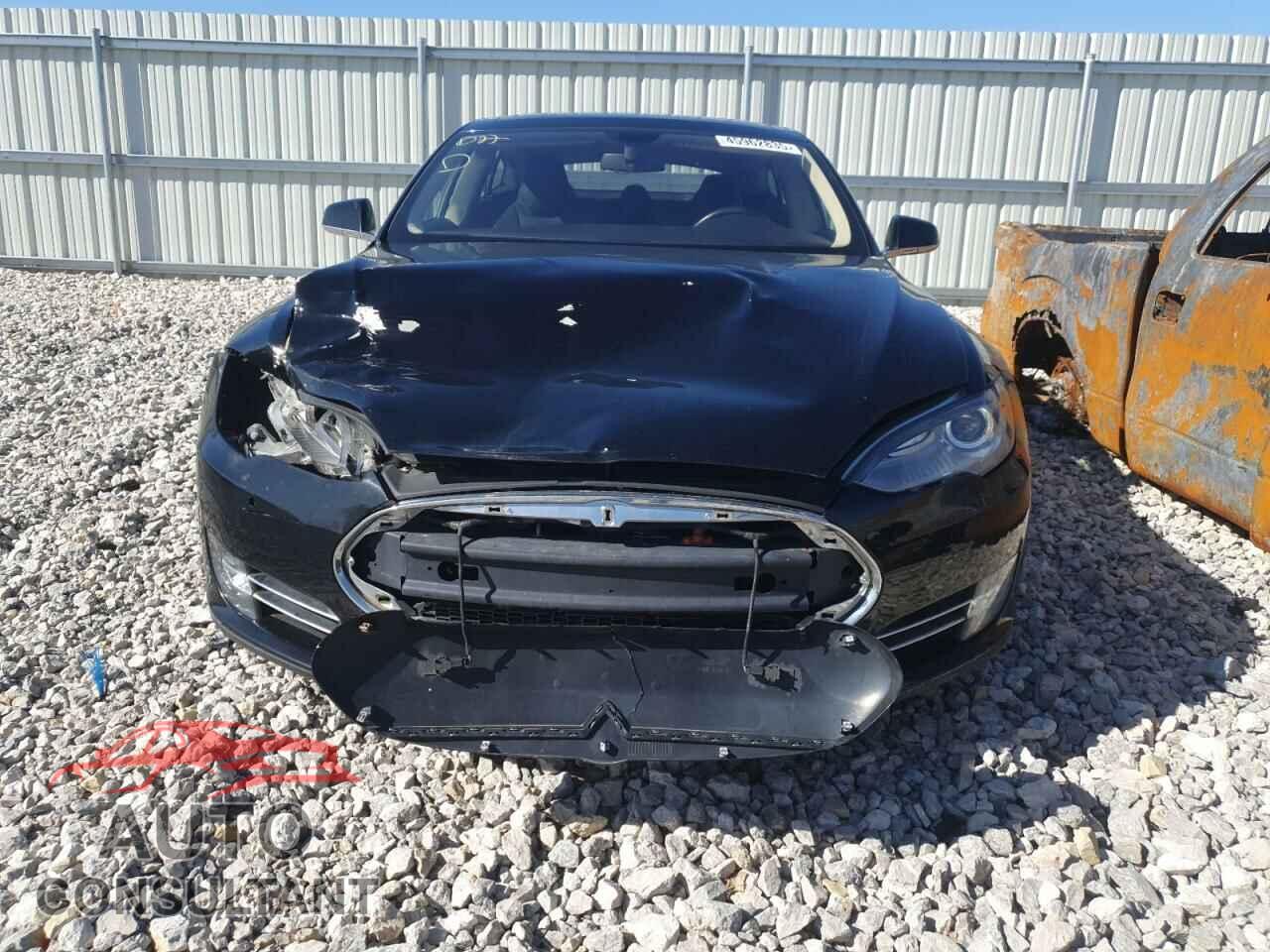 TESLA MODEL S 2013 - 5YJSA1CN8DFP27459