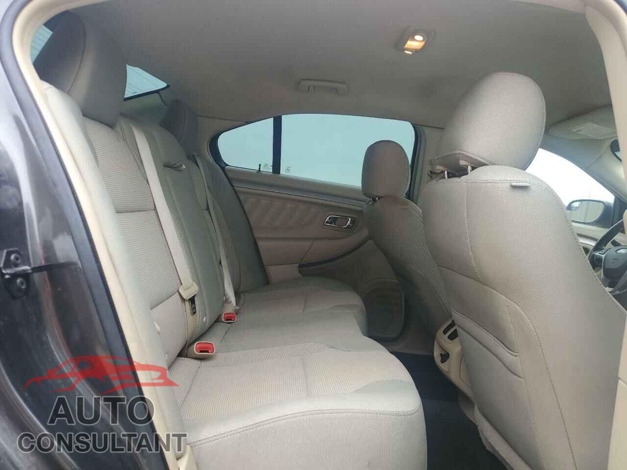 FORD TAURUS 2017 - 1FAHP2E83HG127018