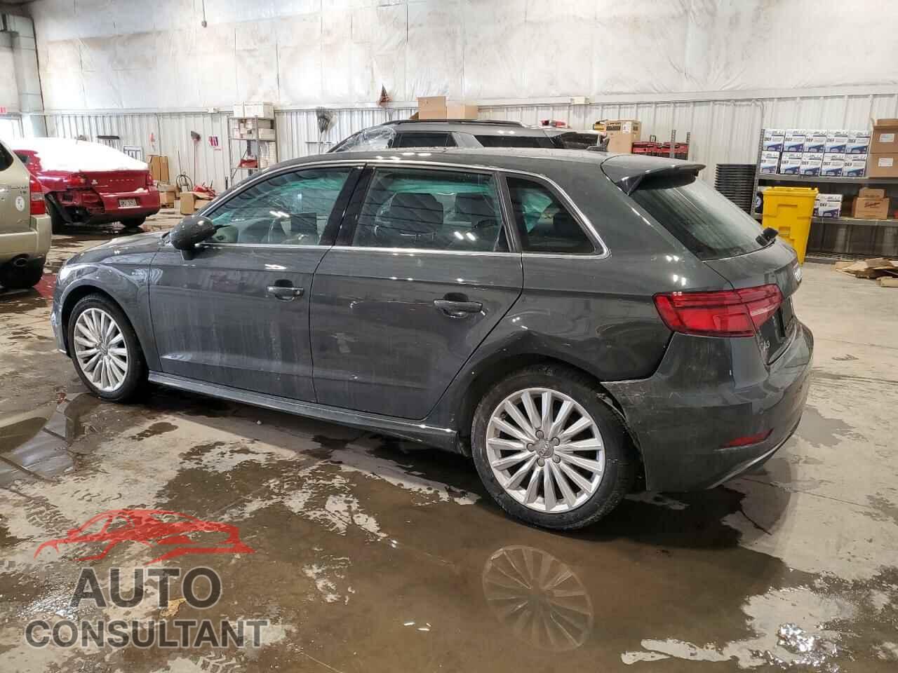AUDI A3 2017 - WAUTPBFF3HA056582