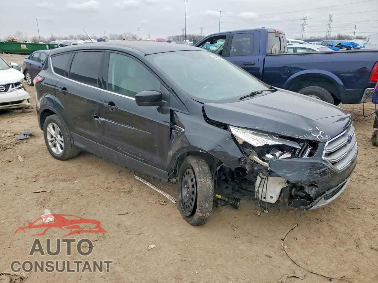 FORD ESCAPE 2017 - 1FMCU9G9XHUC04363