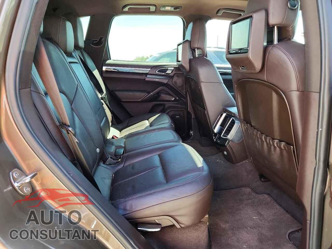 PORSCHE CAYENNE 2012 - WP1AA2A22CLA10043
