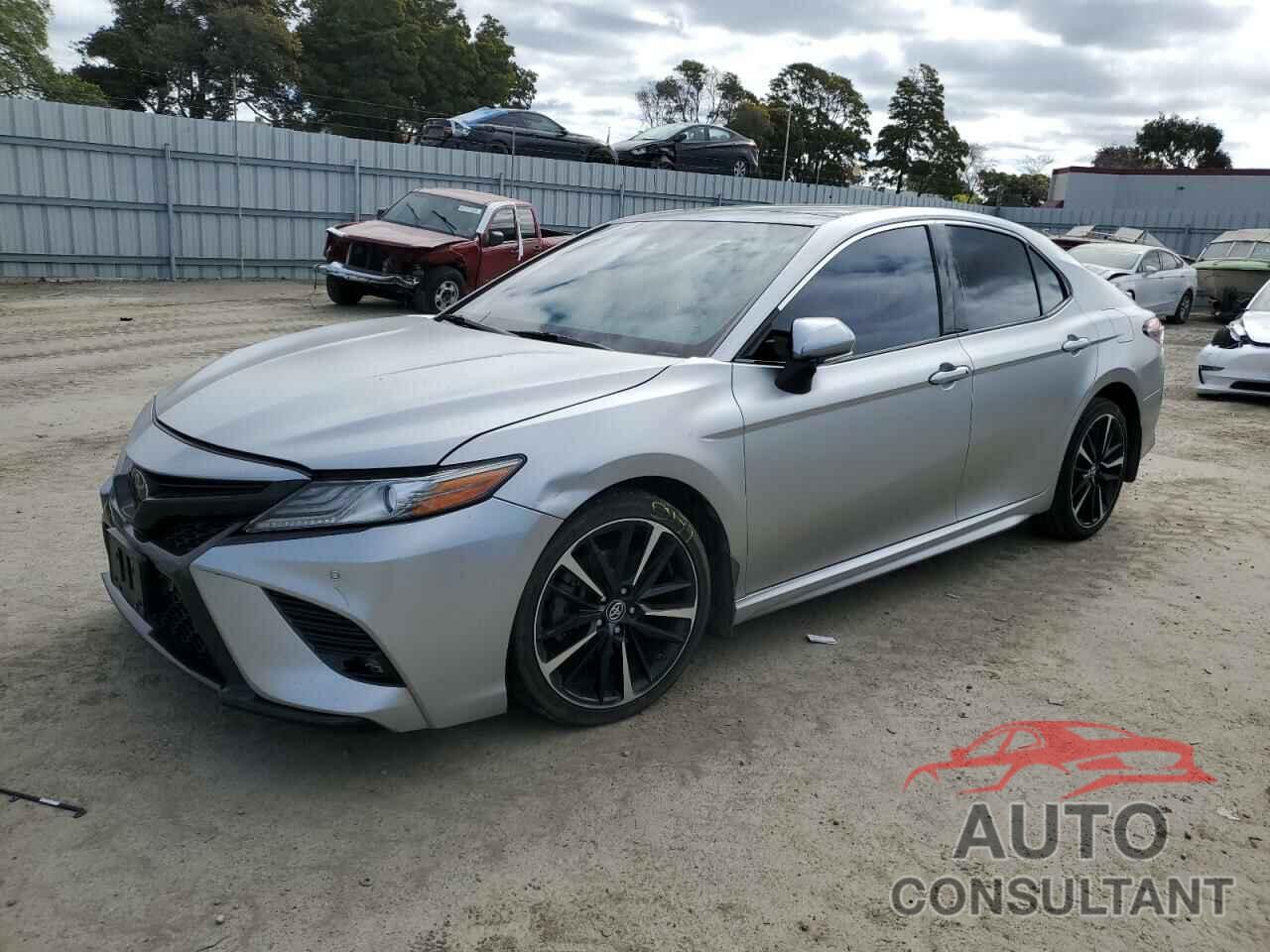 TOYOTA CAMRY 2018 - 4T1B61HK7JU036129
