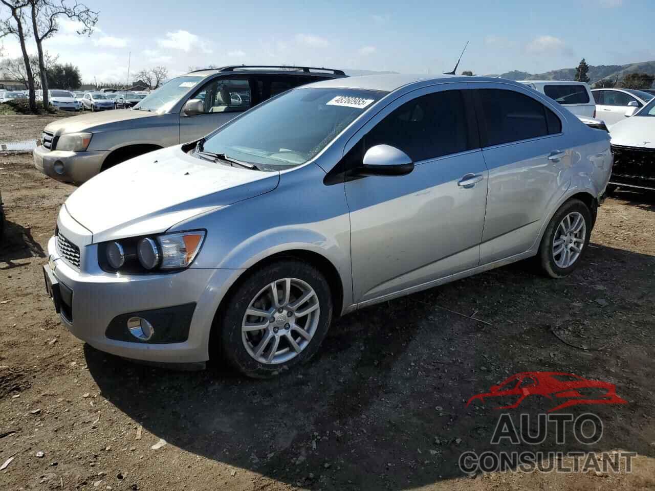 CHEVROLET SONIC 2013 - 1G1JC5SG2D4149343