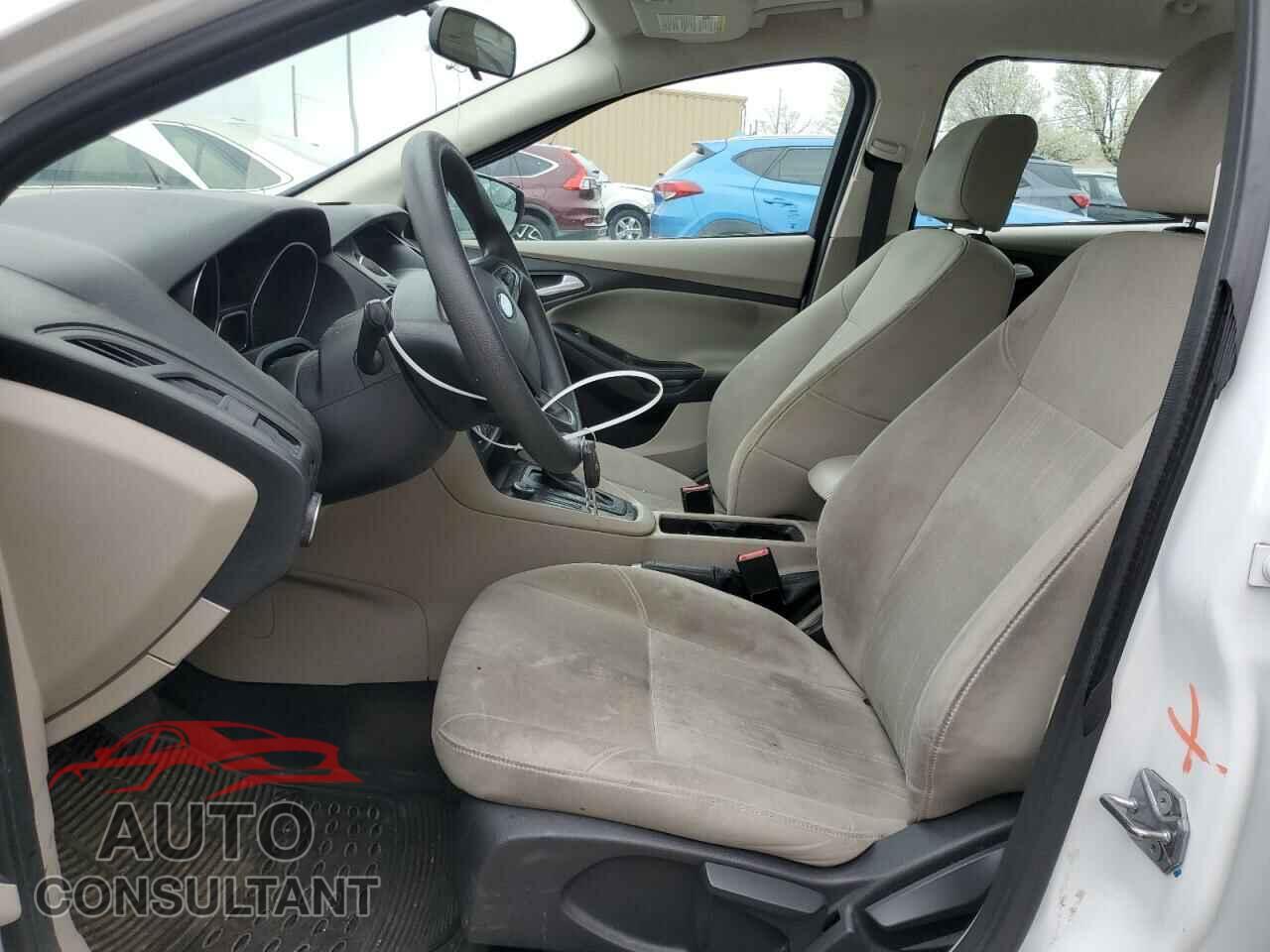 FORD FOCUS 2015 - 1FADP3F20FL209159