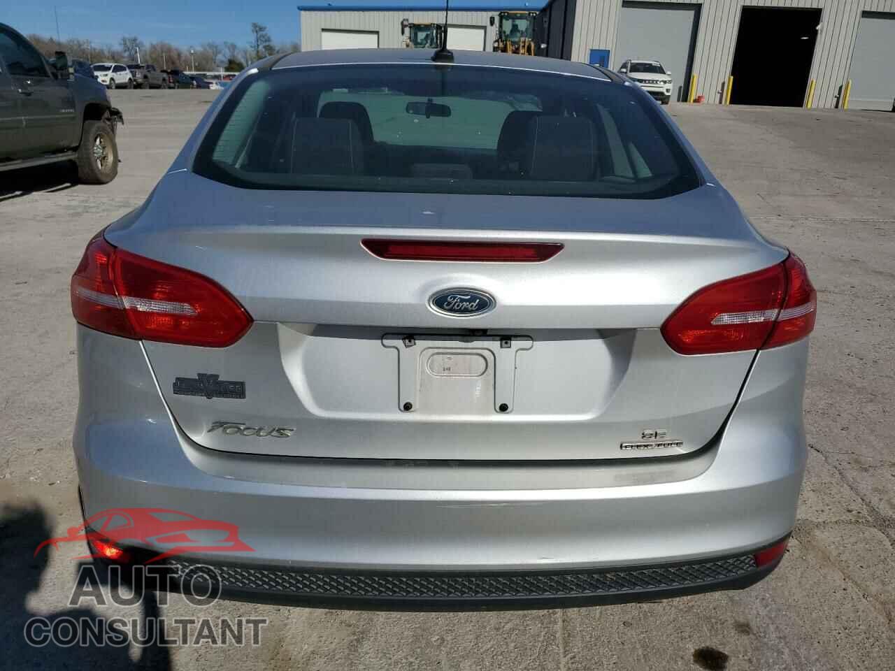 FORD FOCUS 2015 - 1FADP3F2XFL242783