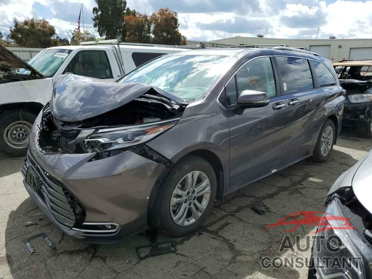 TOYOTA SIENNA 2023 - 5TDESKFC7PS080479