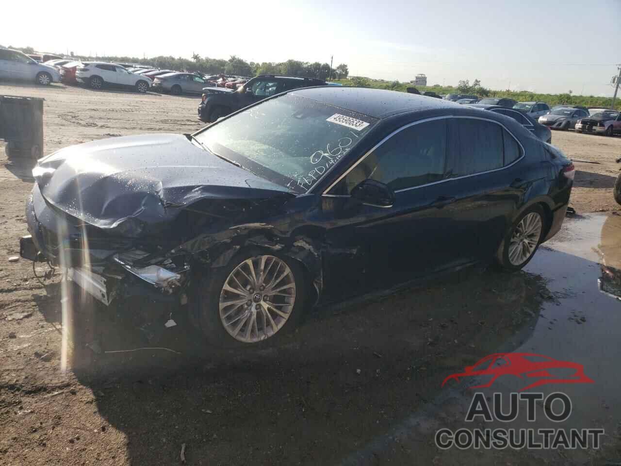 TOYOTA CAMRY 2018 - 4T1B11HK5JU599601