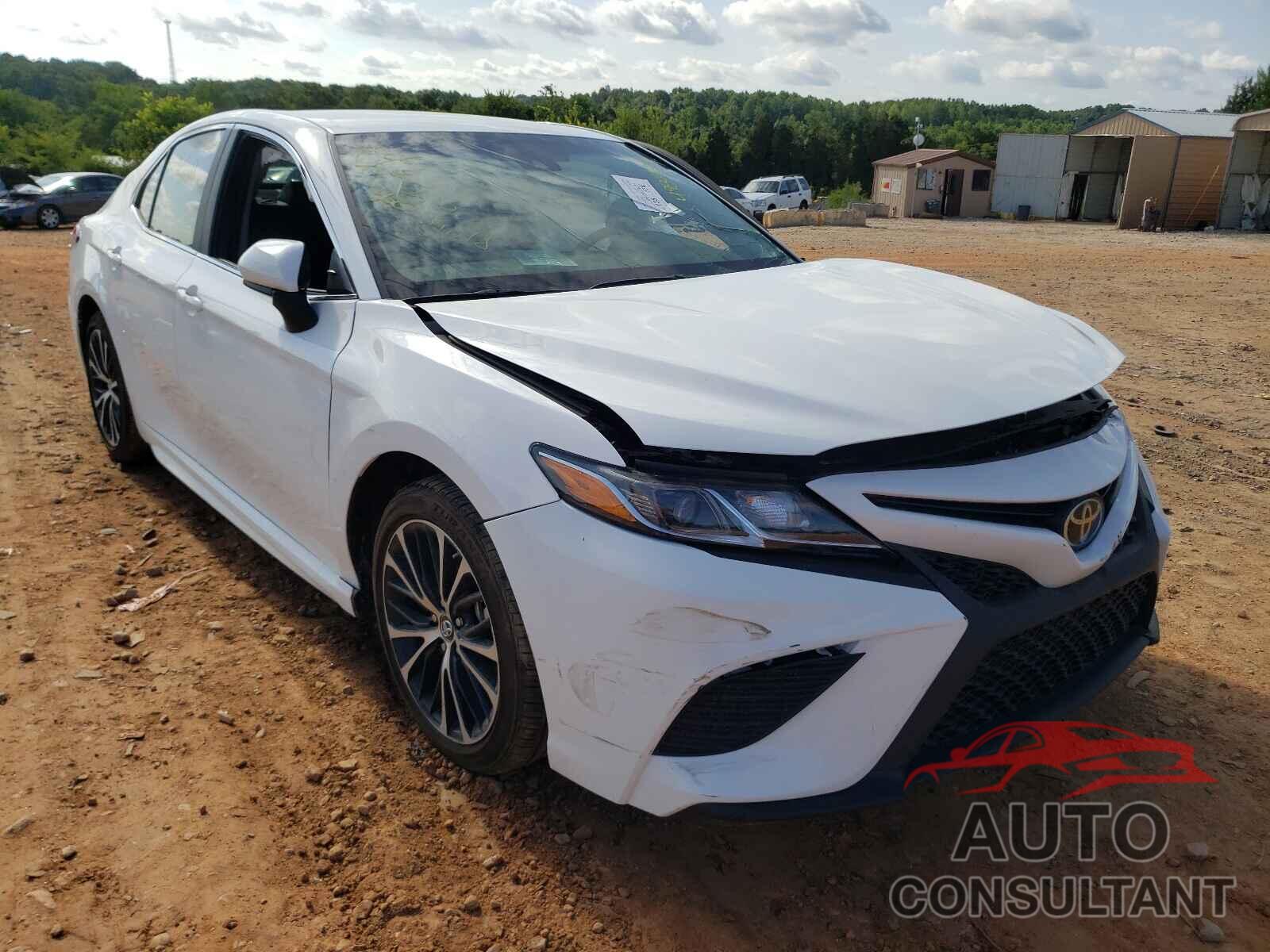 TOYOTA CAMRY 2018 - 4T1B11HK2JU639567