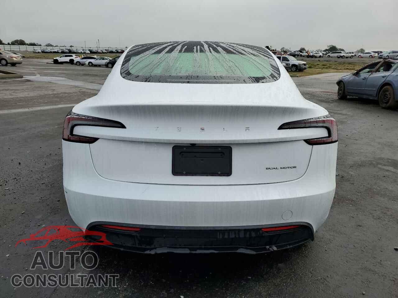 TESLA MODEL 3 2024 - 5YJ3E1EB2RF758662
