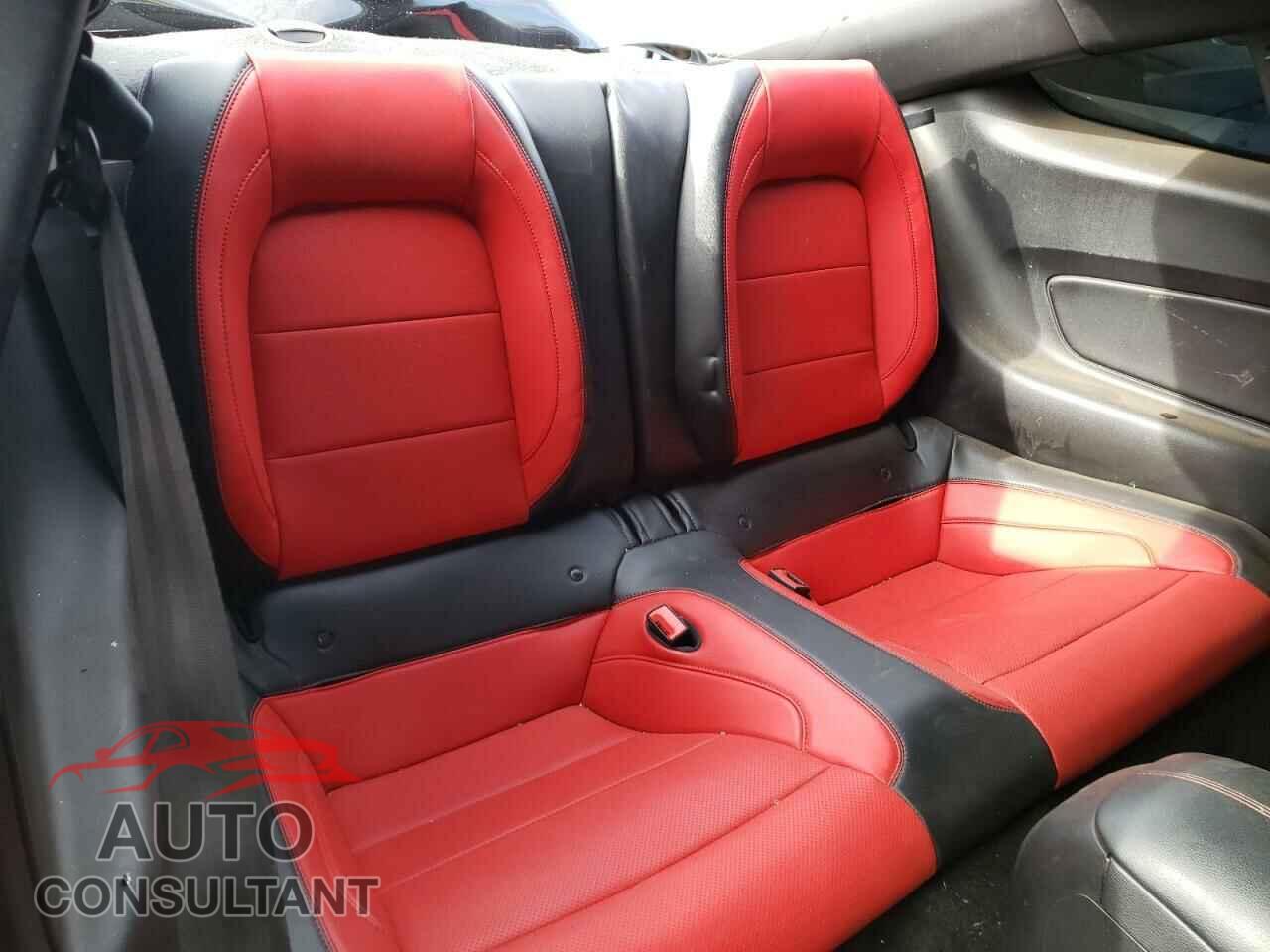 FORD MUSTANG 2018 - 1FA6P8CF0J5126597