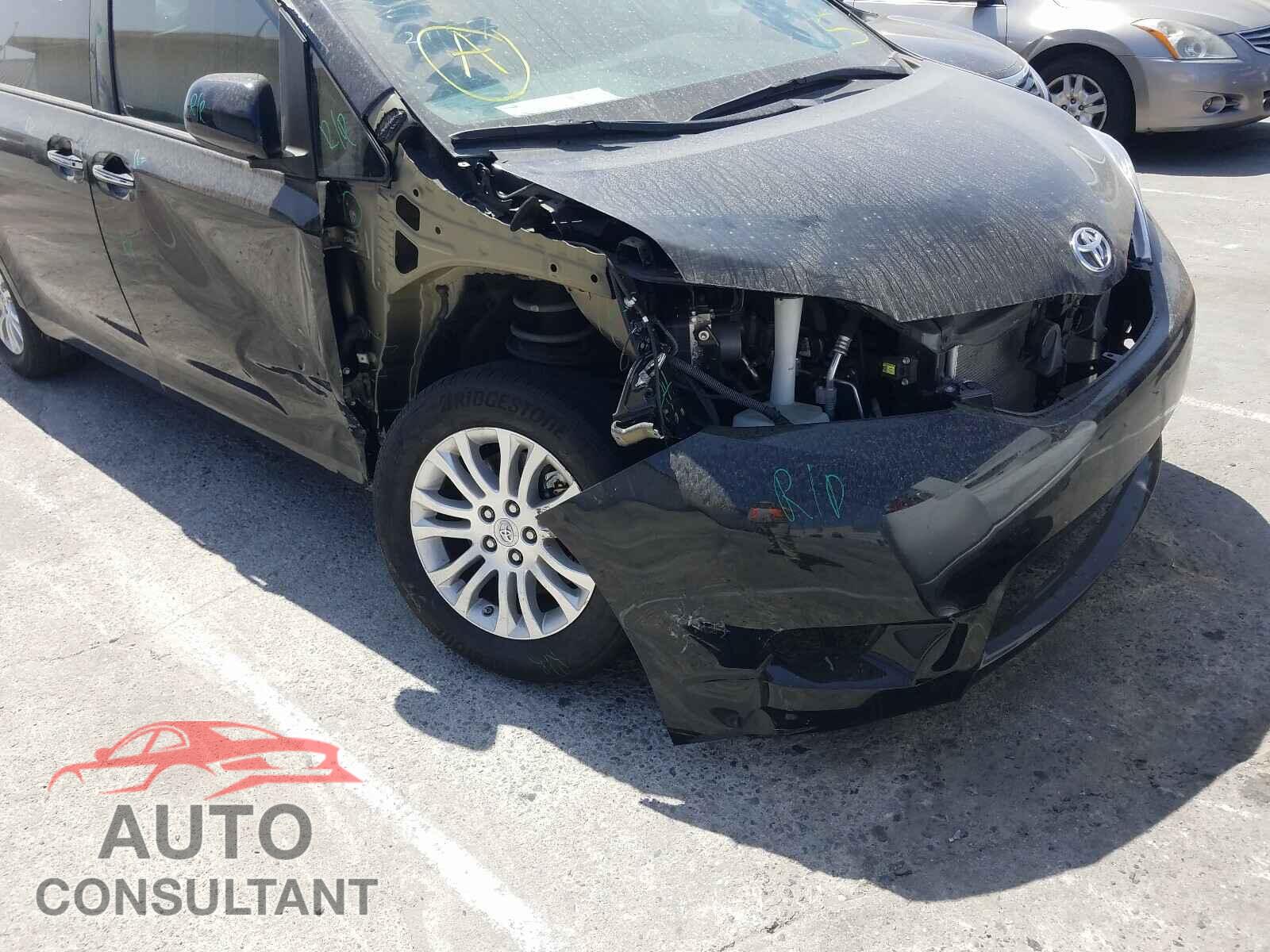 TOYOTA SIENNA 2017 - 5TDYZ3DC6HS887174