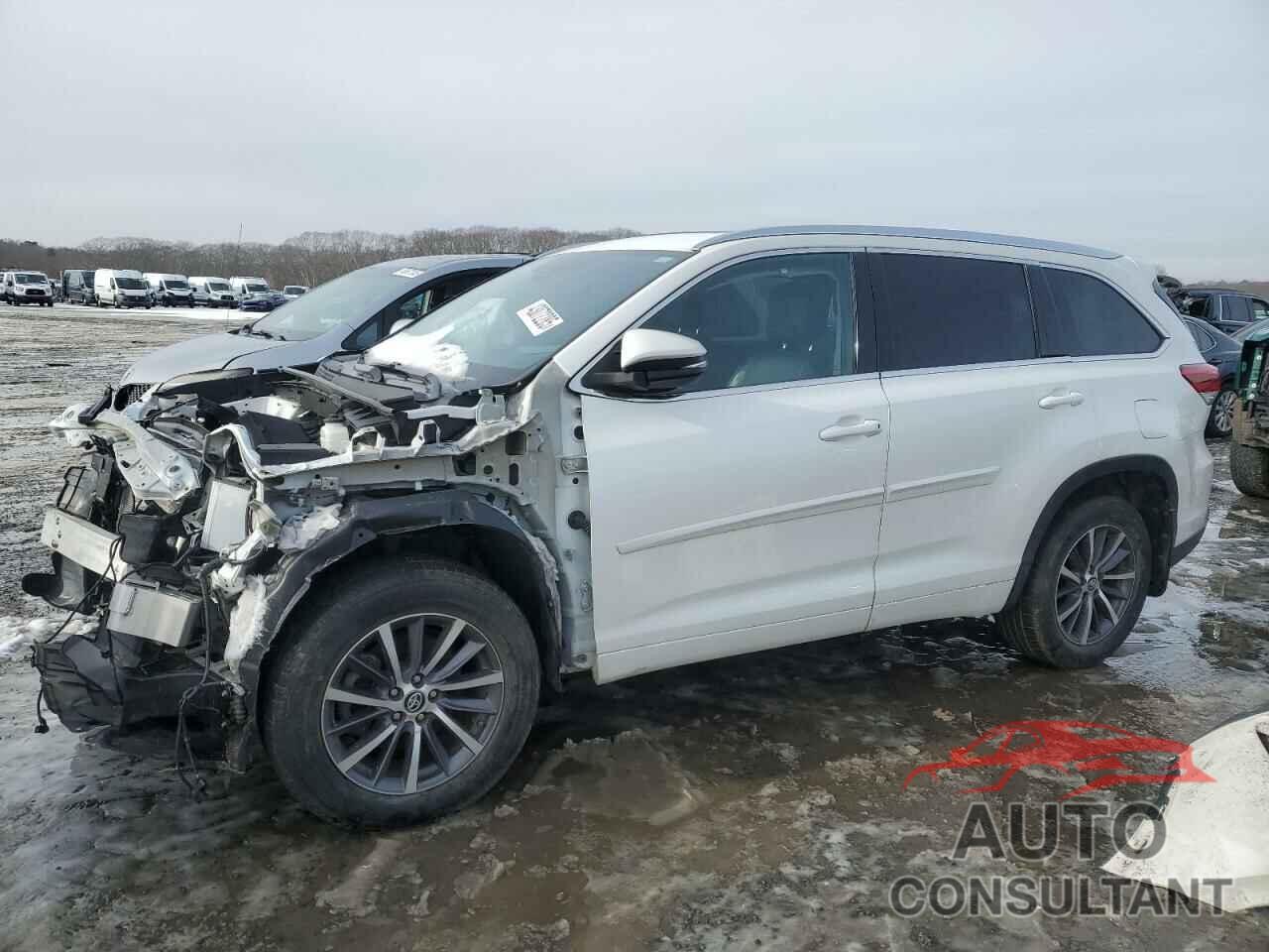 TOYOTA HIGHLANDER 2018 - 5TDJZRFH3JS840087