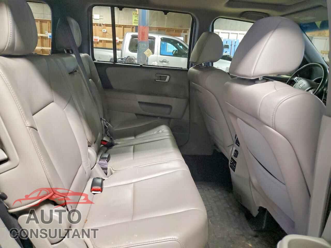 HONDA PILOT 2012 - 5FNYF4H94CB044147