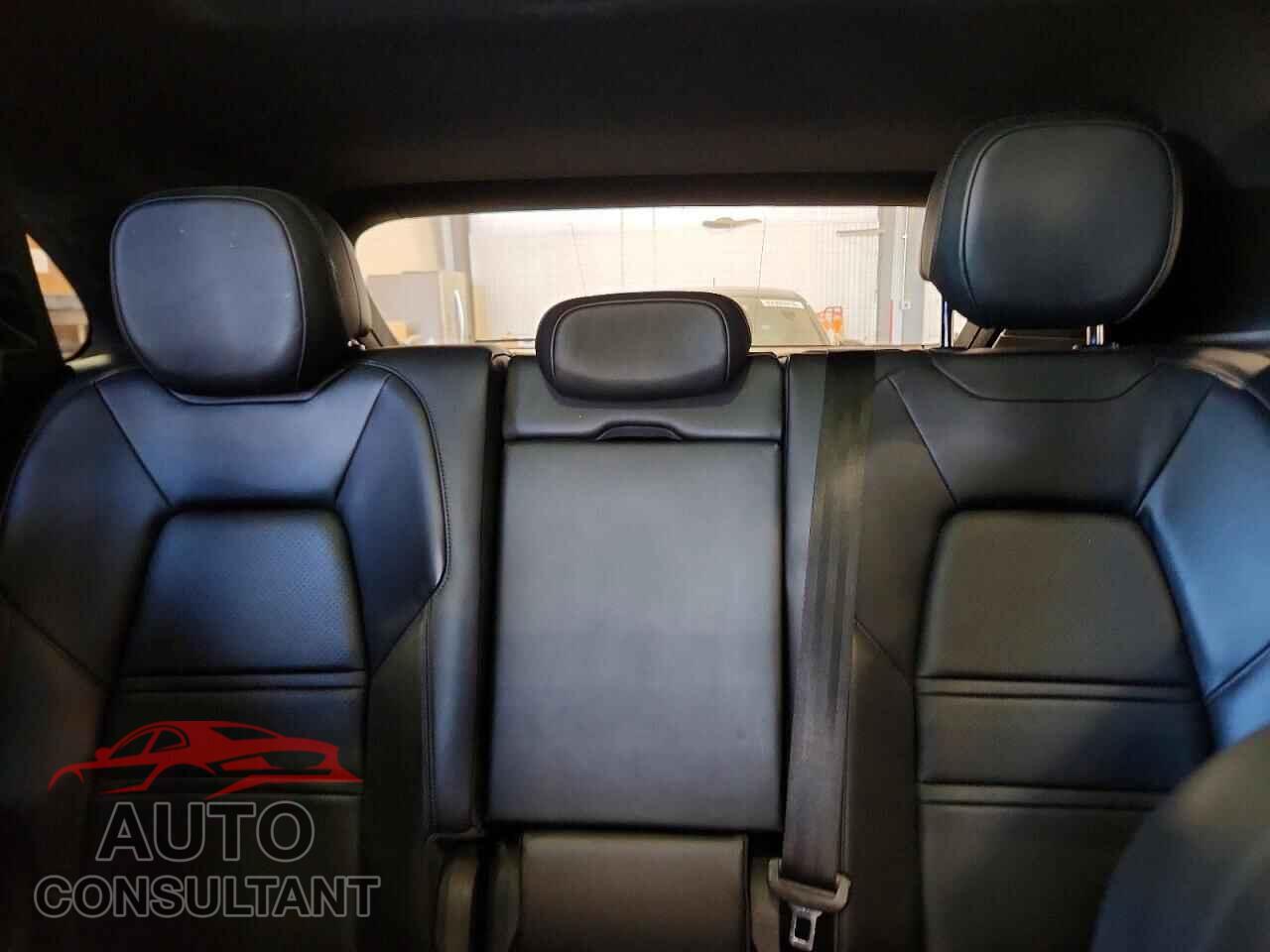 PORSCHE CAYENNE 2019 - WP1AA2AY9KDA01529