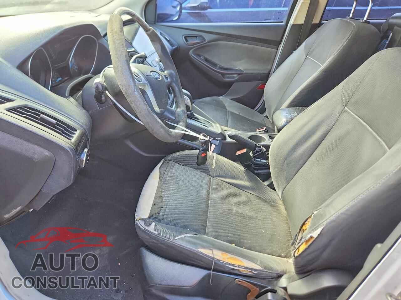 FORD FOCUS 2012 - 1FAHP3F22CL379360