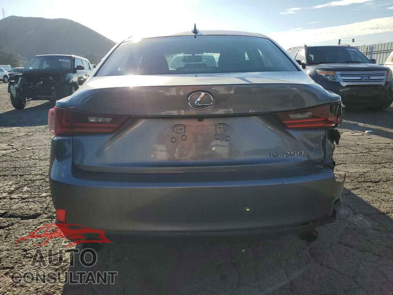 LEXUS IS 2014 - JTHBF1D26E5028595