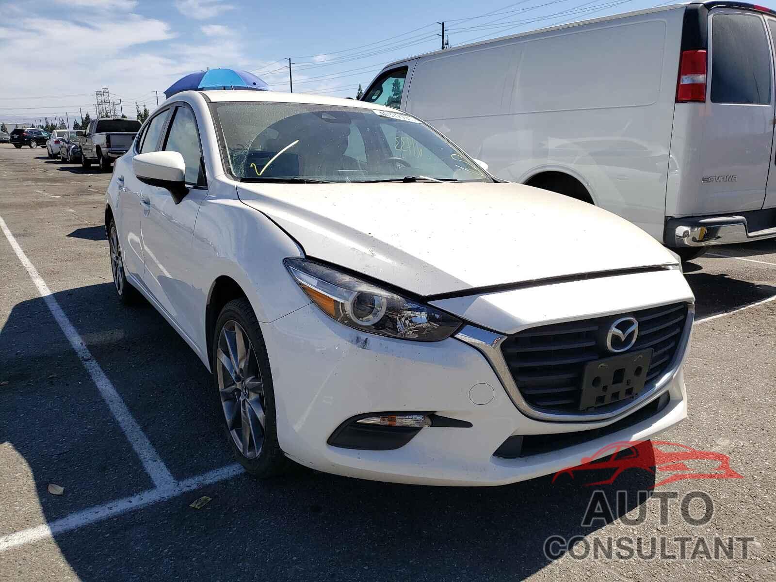 MAZDA 3 2018 - 3MZBN1L32JM252172