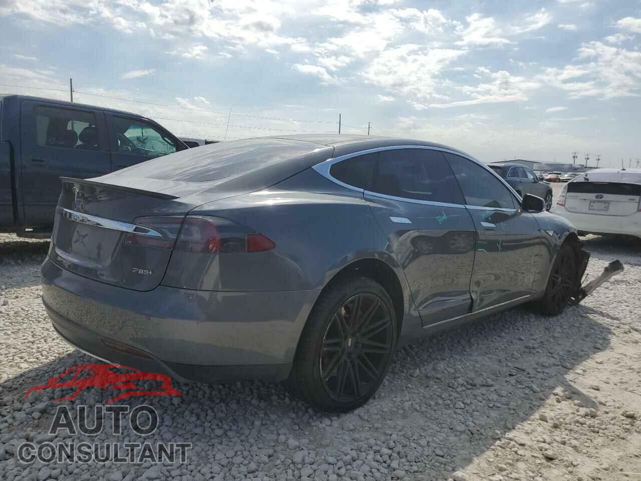 TESLA MODEL S 2013 - 5YJSA1CP7DFP21010