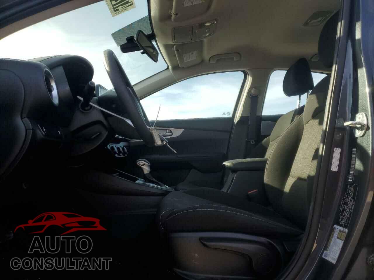 KIA FORTE 2023 - 3KPF24AD7PE643704