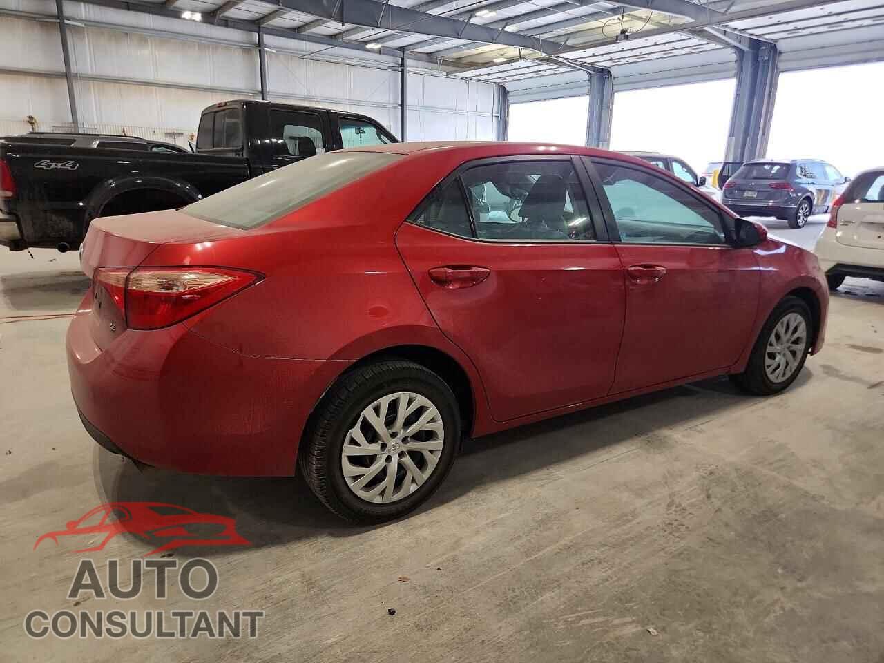TOYOTA COROLLA 2018 - 5YFBURHE8JP849561