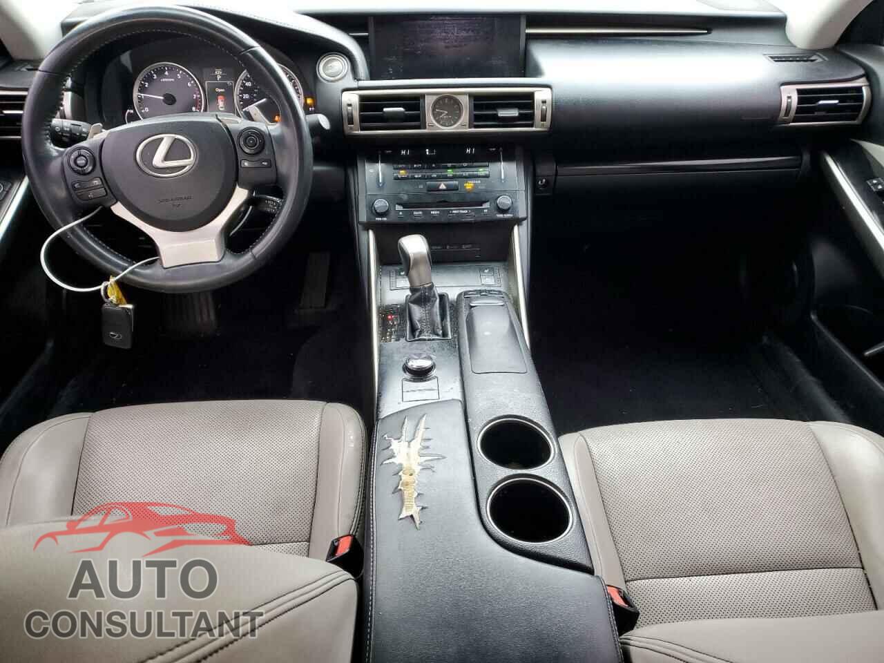 LEXUS IS 2014 - JTHCE1D26E5000531