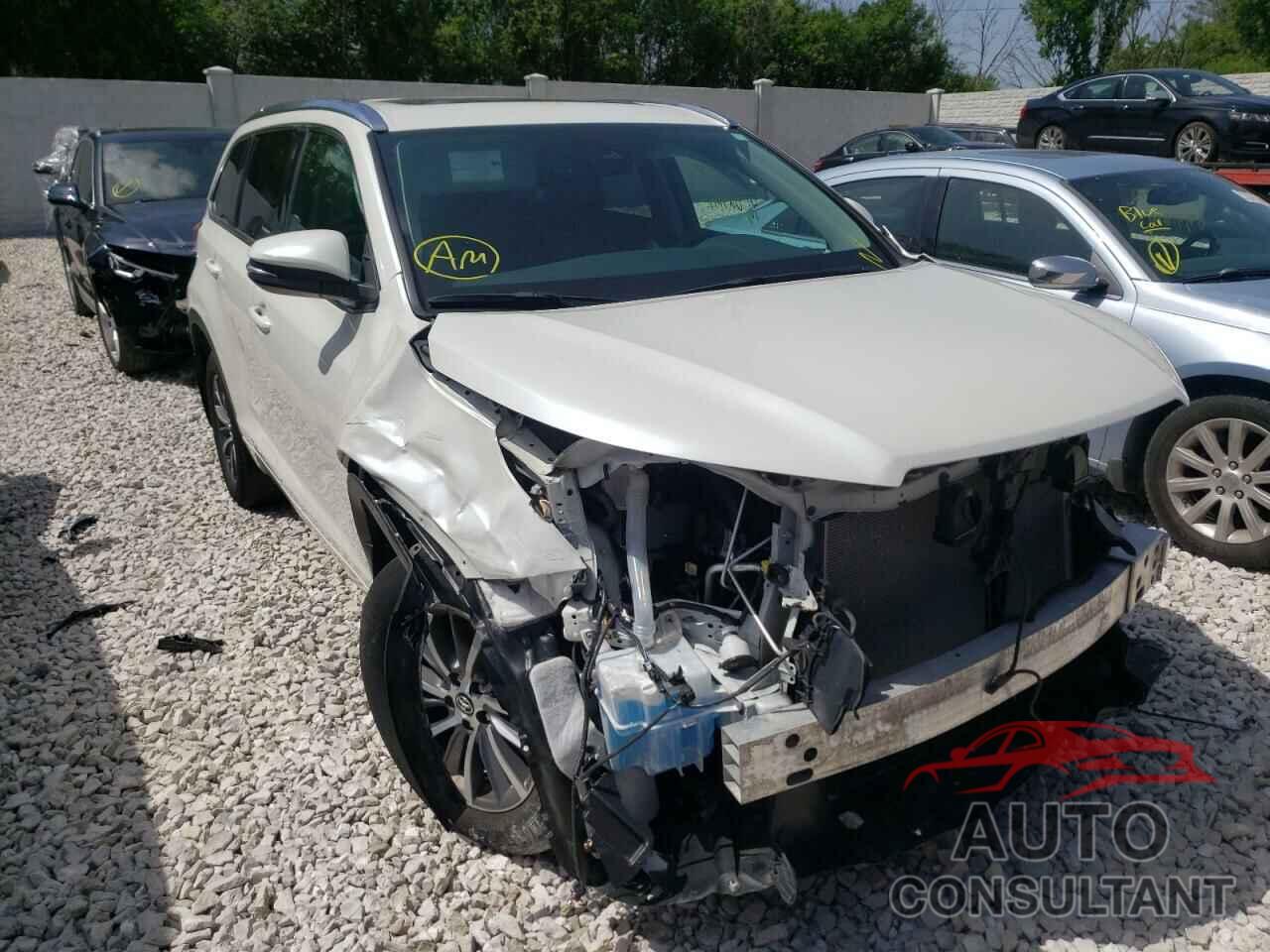 TOYOTA HIGHLANDER 2018 - 5TDJZRFH4JS899469