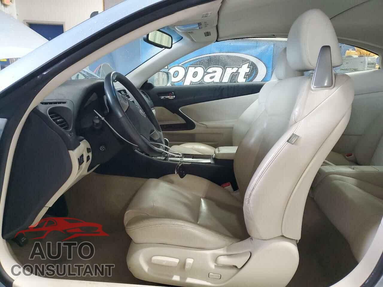 LEXUS IS 2011 - JTHFF2C24B2521178