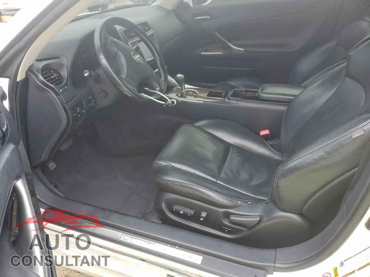 LEXUS IS 2010 - JTHFF2C29A2509705