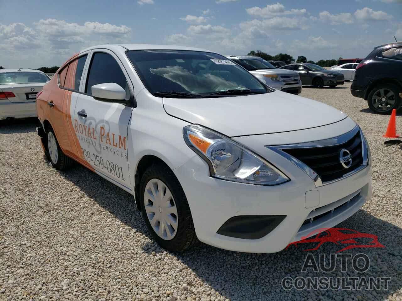 NISSAN VERSA 2018 - 3N1CN7AP8JL886935