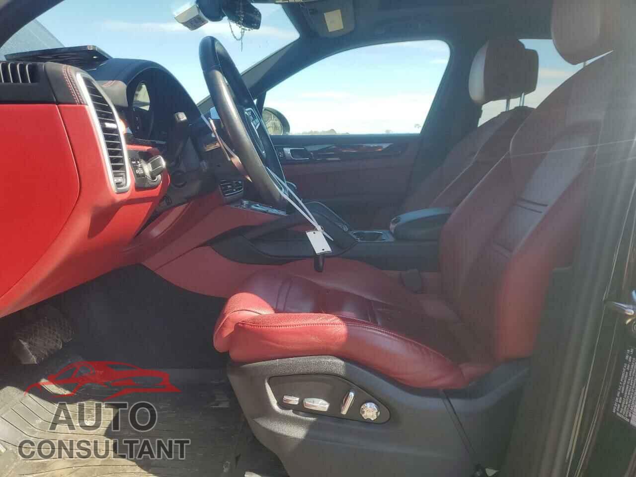 PORSCHE CAYENNE 2019 - WP1AA2AY9KDA04298