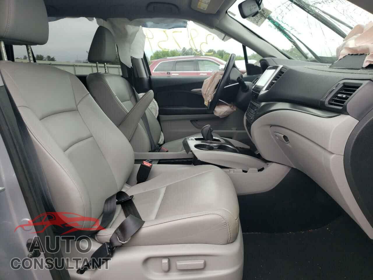 HONDA PILOT 2017 - 5FNYF6H89HB085450