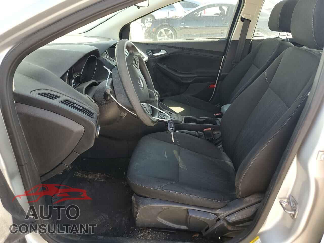 FORD FOCUS 2015 - 1FADP3F2XFL242783
