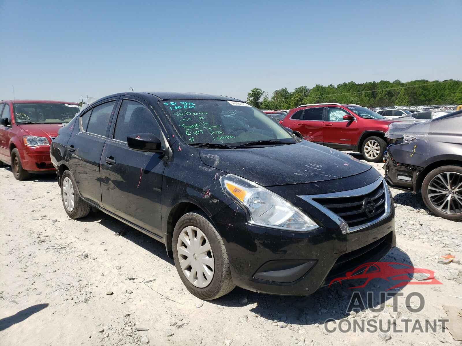 NISSAN VERSA 2018 - 3N1CN7AP7JL827469