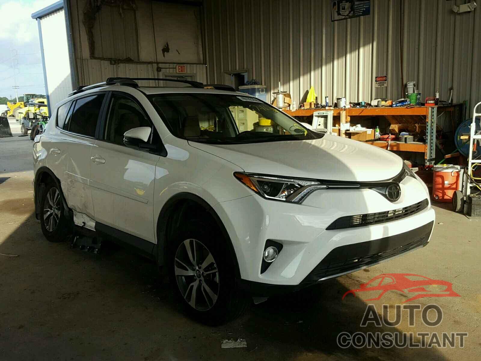 TOYOTA RAV4 XLE 2017 - JTMWFREV0HJ706652