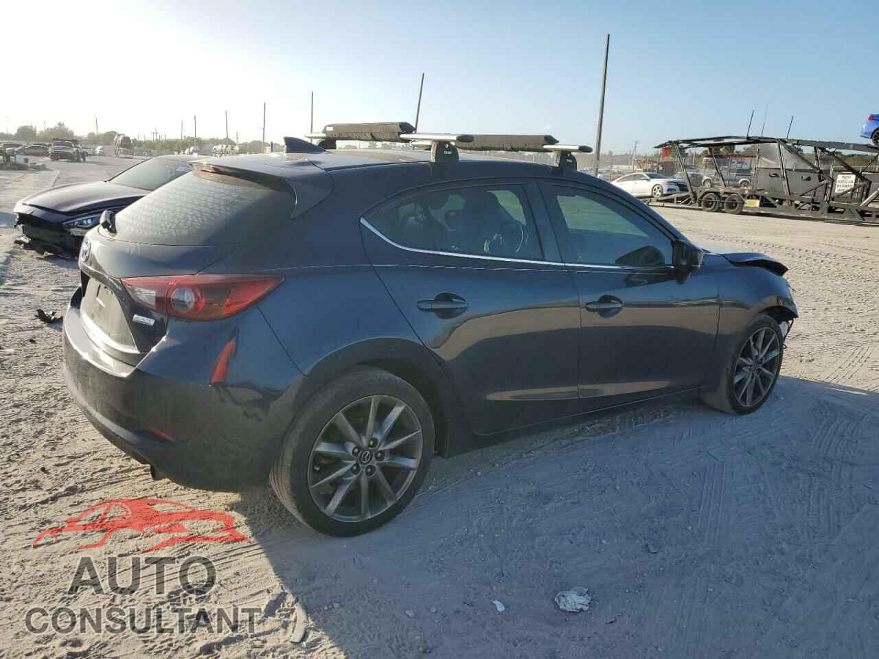 MAZDA 3 2018 - 3MZBN1M3XJM269509
