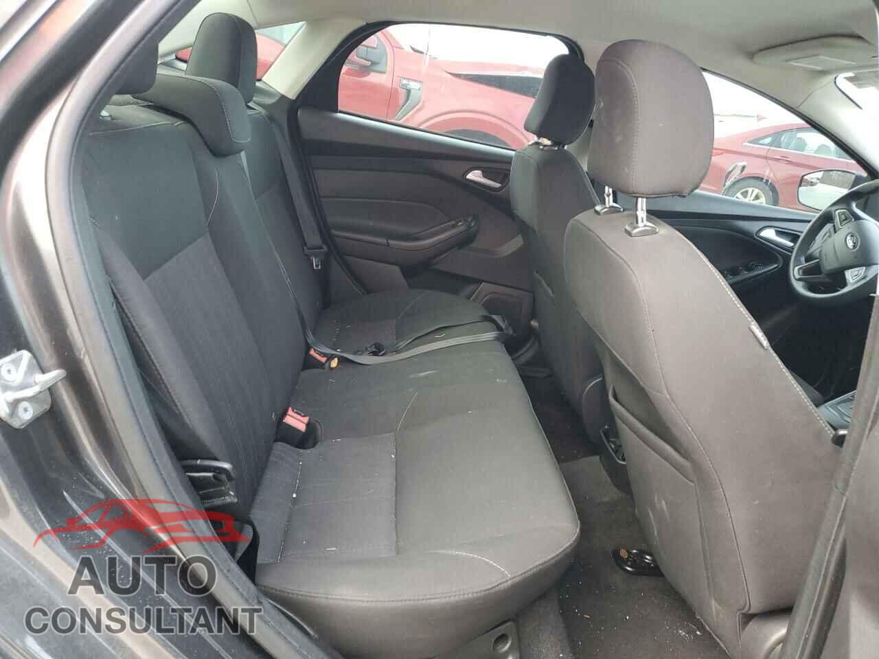 FORD FOCUS 2015 - 1FADP3F22FL375778