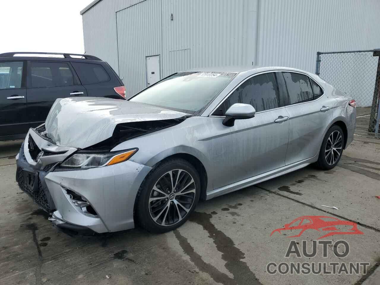 TOYOTA CAMRY 2018 - 4T1B11HK7JU093672