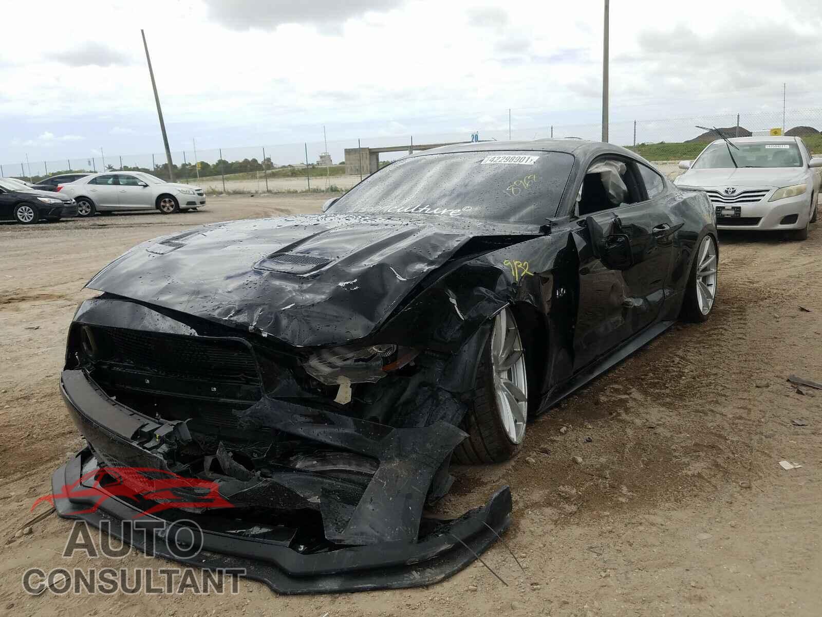 FORD MUSTANG 2020 - 1FA6P8CF1L5126675