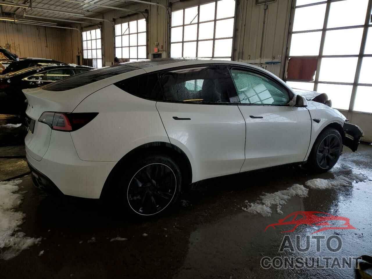 TESLA MODEL Y 2021 - 5YJYGDEE1MF083908